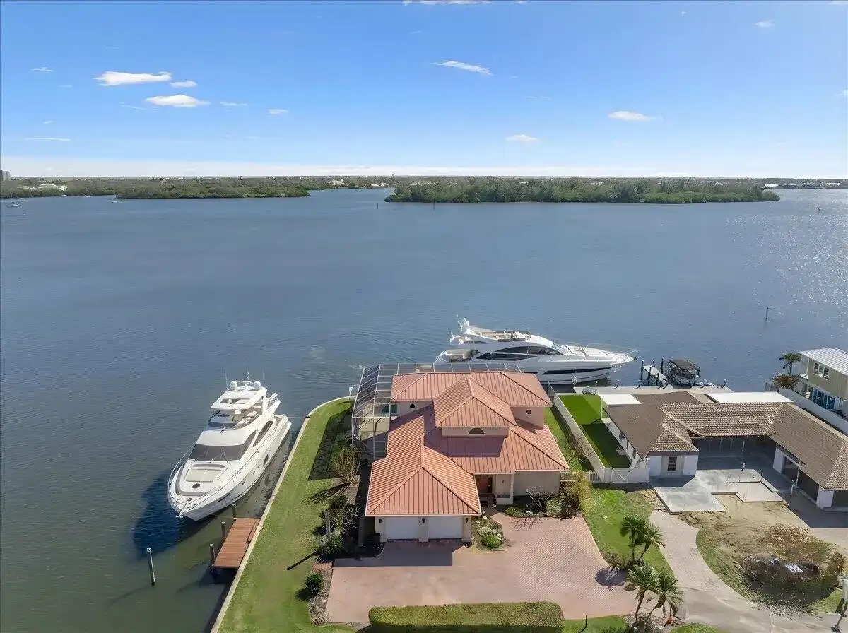 2 Seahorse Lane, Vero Beach FL 32960