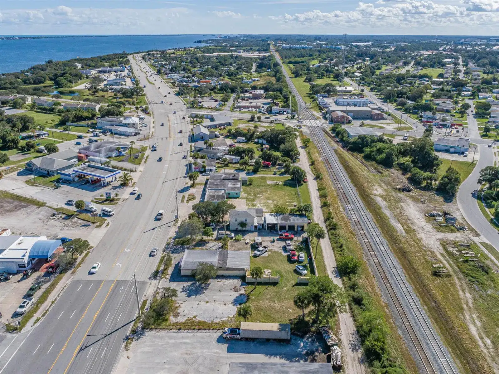 2814 S Harbor City Boulevard, Melbourne FL 32901 photo 2