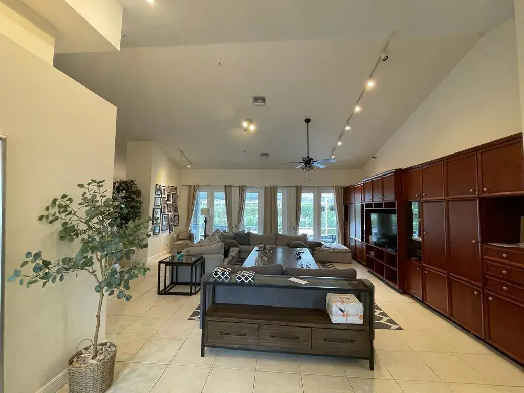 1111 SE Westchester Drive, Port St. Lucie FL 34952