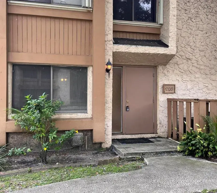 208 Wimbledon Lake Drive # 208, Plantation FL 33324