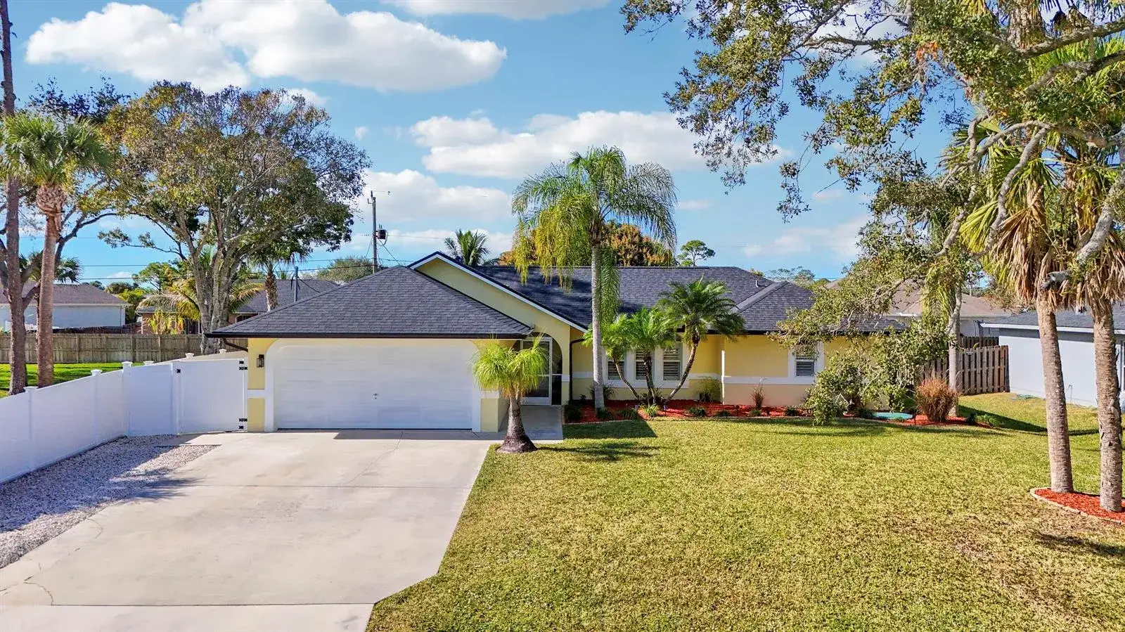 2374 SW Chateau Terrace, Port St. Lucie FL 34953