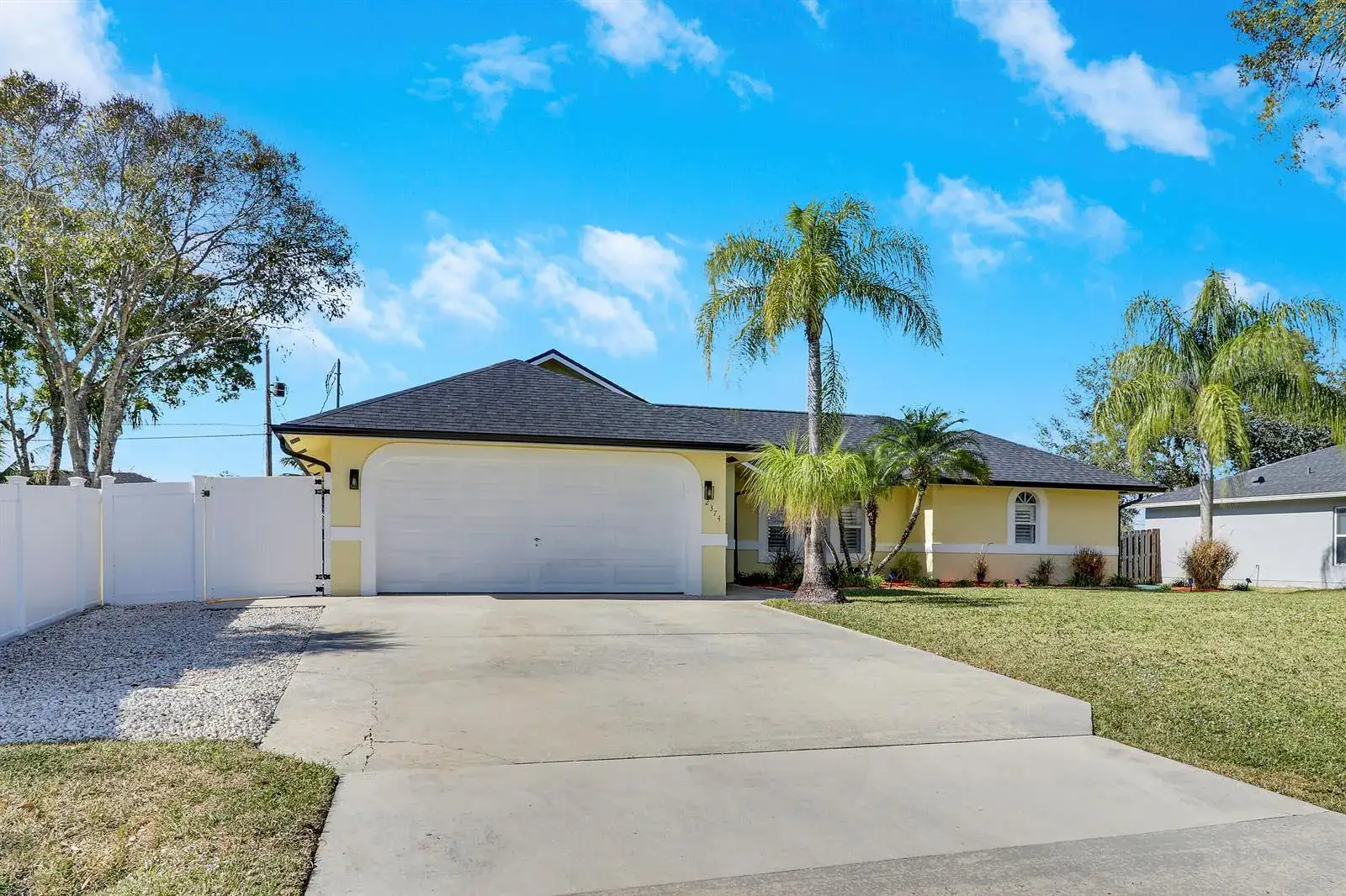 2374 SW Chateau Terrace, Port St. Lucie FL 34953 photo 2