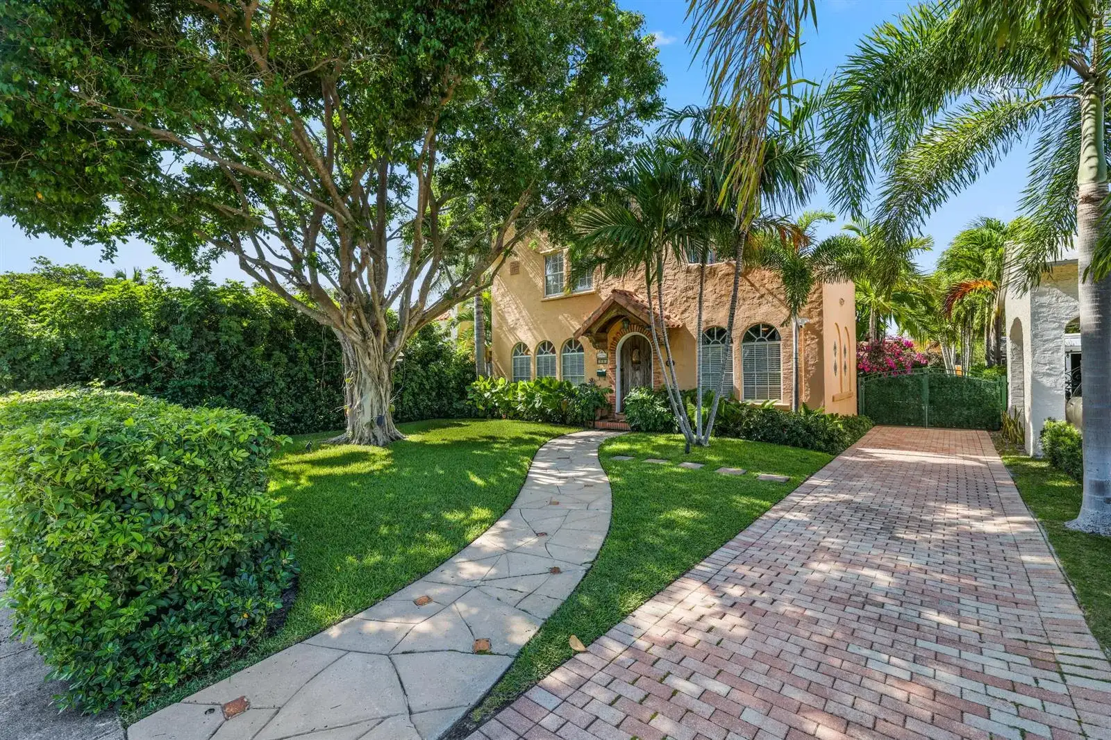 325 Greymon Drive, West Palm Beach FL 33405 photo 2