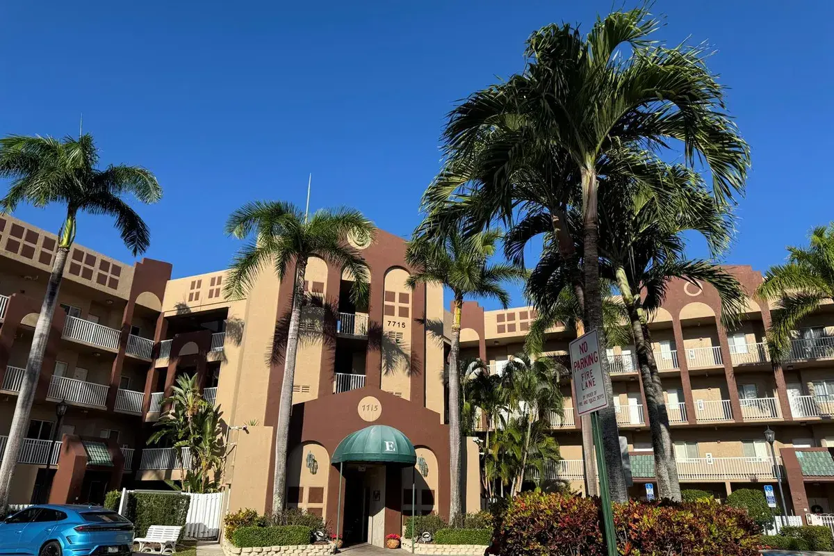 7715 Southampton Terrace # 405, Tamarac FL 33321
