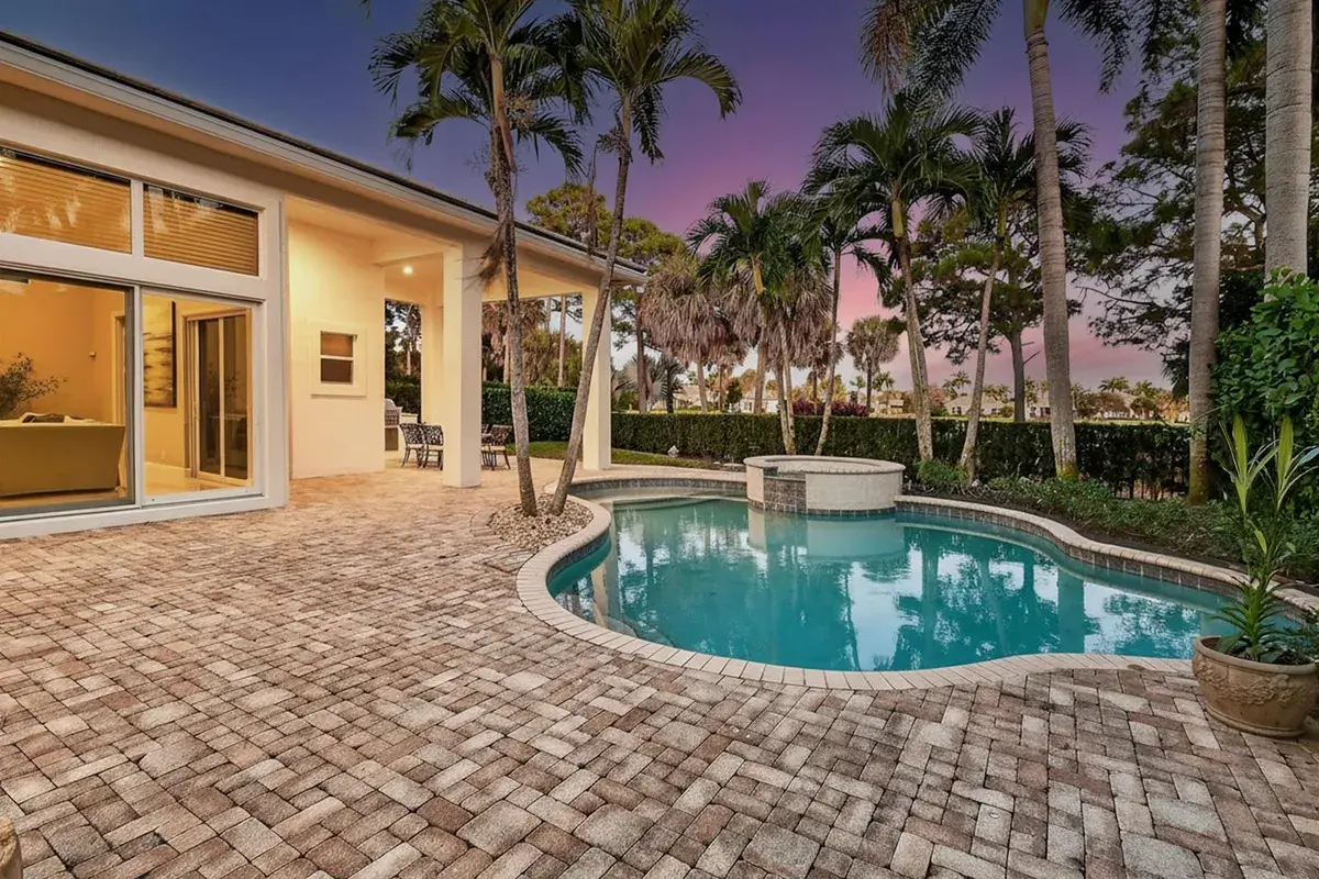 236 Montant Drive, Palm Beach Gardens FL 33410