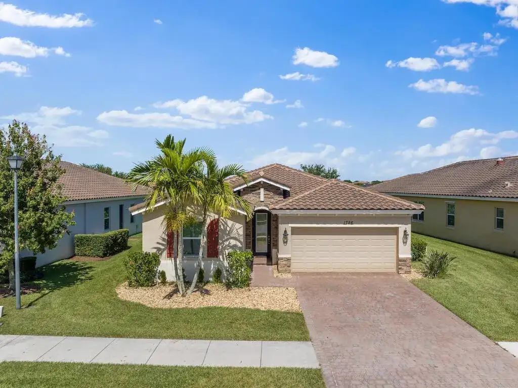 1786 Berkshire Circle SW, Vero Beach FL 32968 photo 2