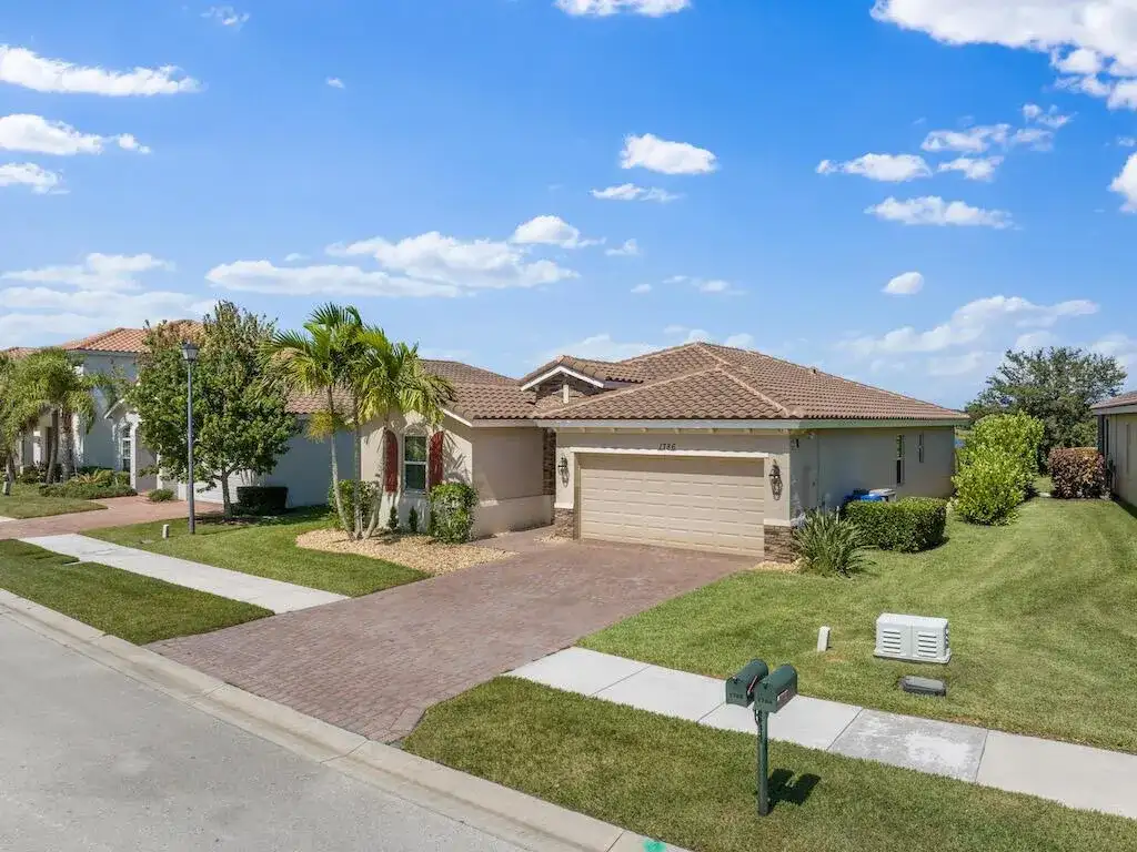 1786 Berkshire Circle SW, Vero Beach FL 32968 photo 3