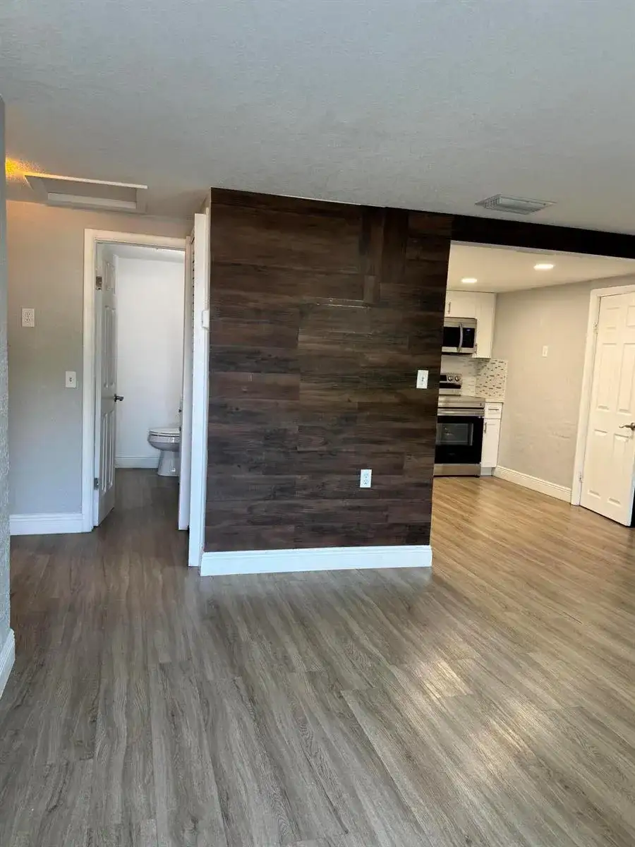 7945 Loomis Street, Lake Worth FL 33462 photo 2