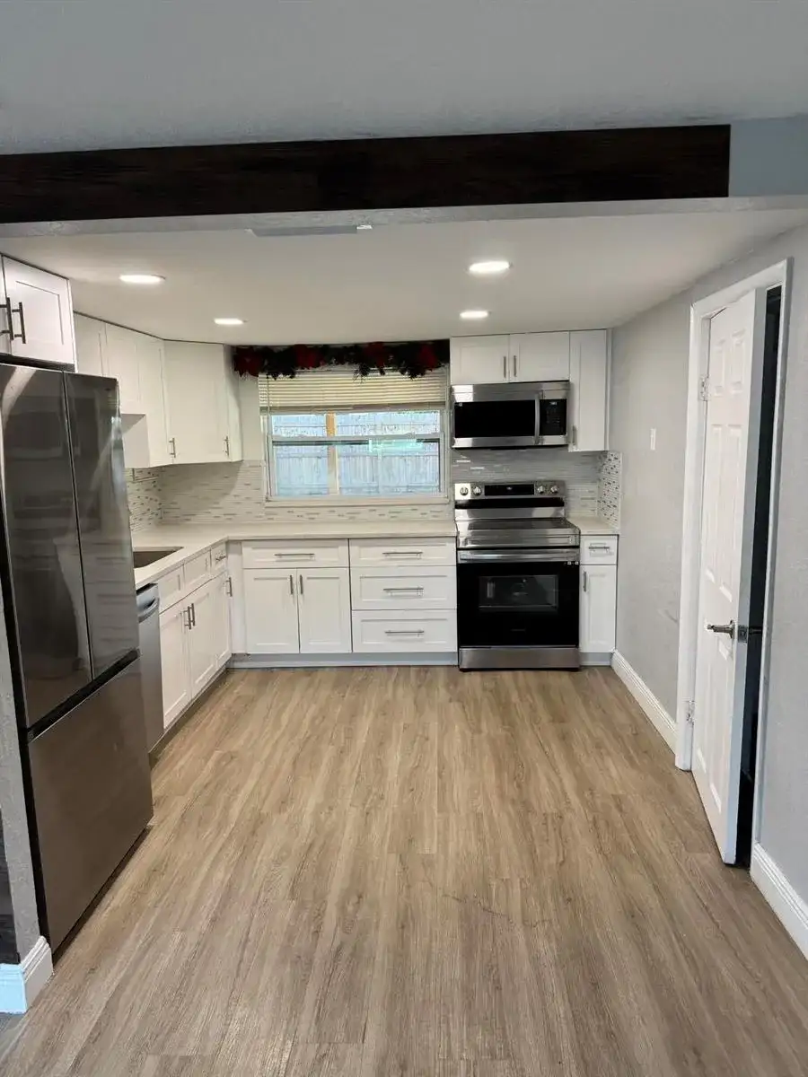 7945 Loomis Street, Lake Worth FL 33462 photo 3
