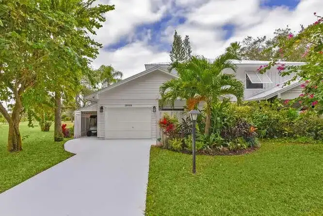 12698 SE Cascades Court, Hobe Sound FL 33455