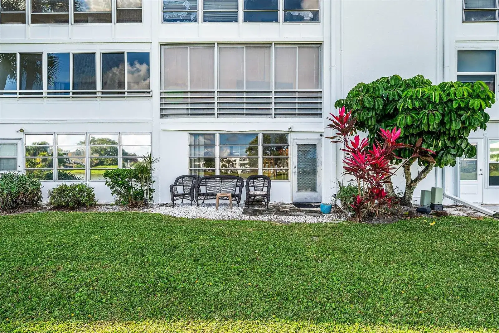 187 Wellington K, West Palm Beach FL 33417 photo 3