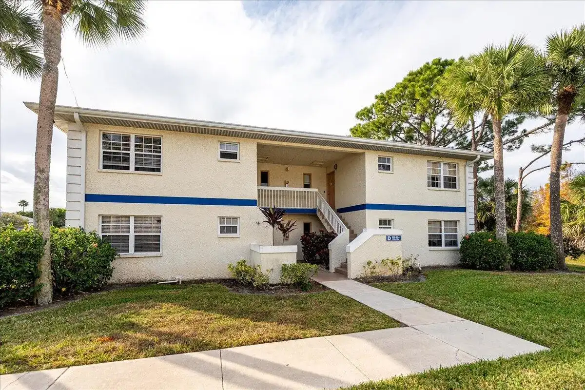 1506 SE Royal Green Circle # 204, Port St. Lucie FL 34952