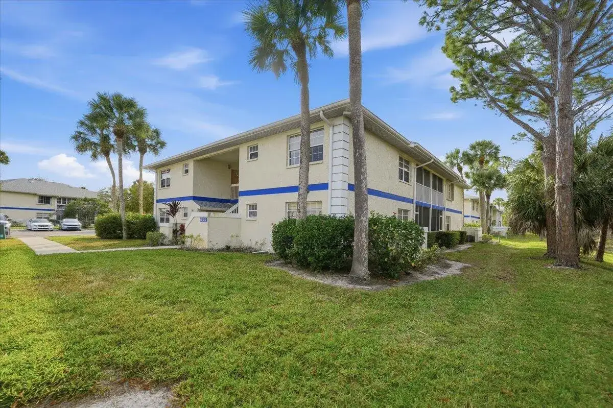 1506 SE Royal Green Circle # 204, Port St. Lucie FL 34952 photo 5