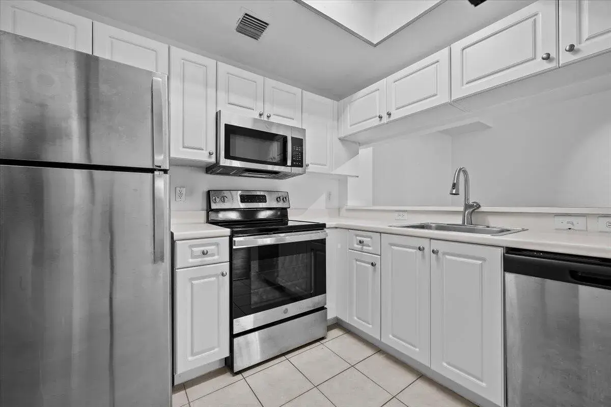 2804 Sarento Place # 303, Palm Beach Gardens FL 33410