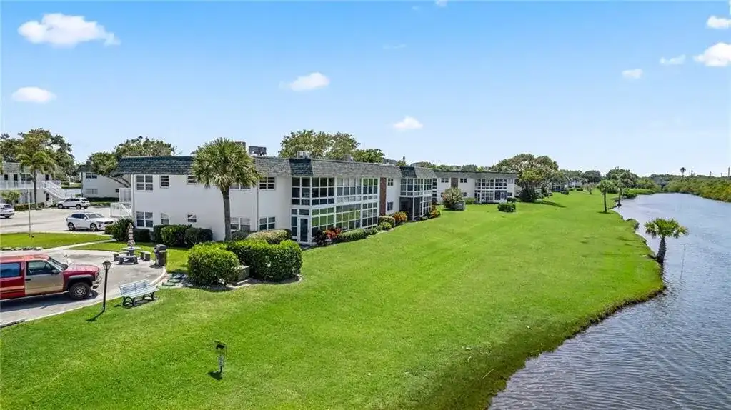2800 Indian River Boulevard # 1, Vero Beach FL 32960