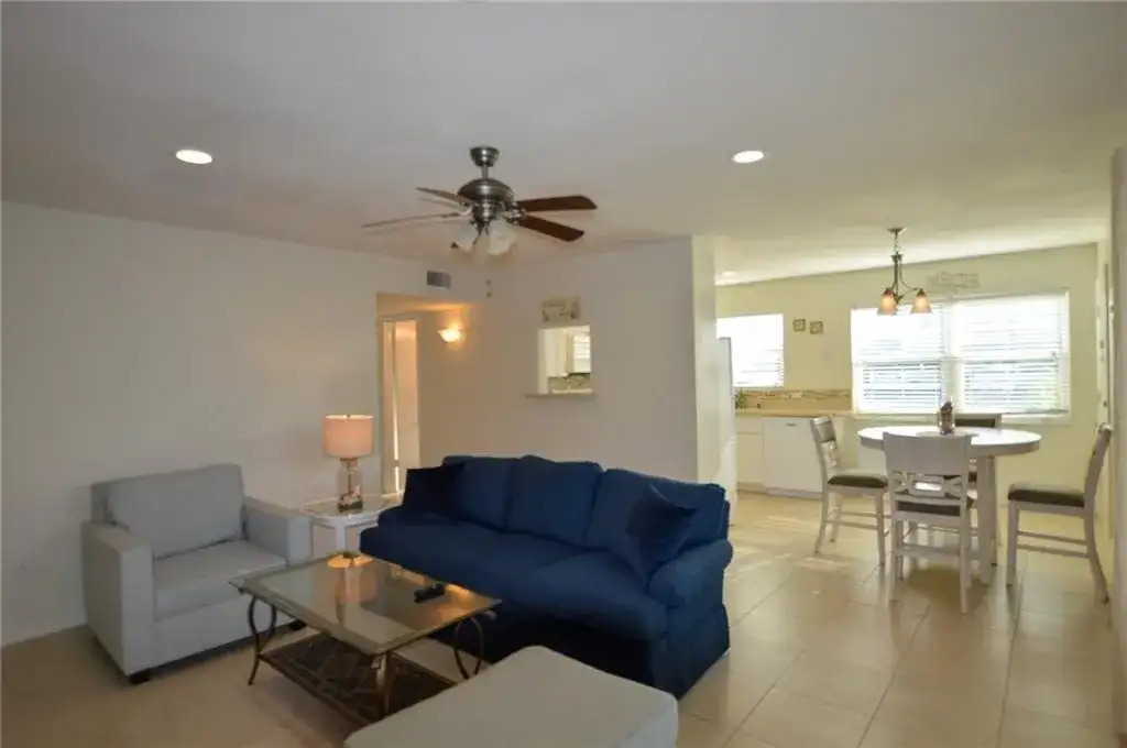 2800 Indian River Boulevard # 1, Vero Beach FL 32960 photo 4