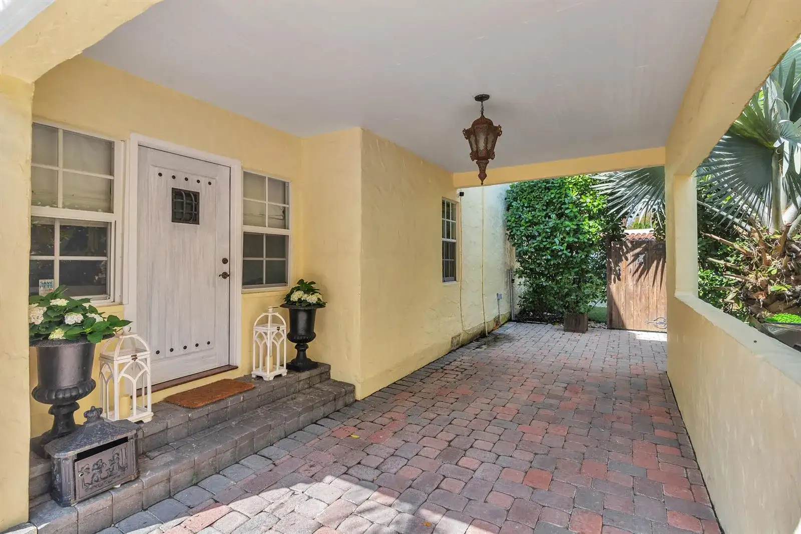 3213 Vincent Road, West Palm Beach FL 33405 photo 2