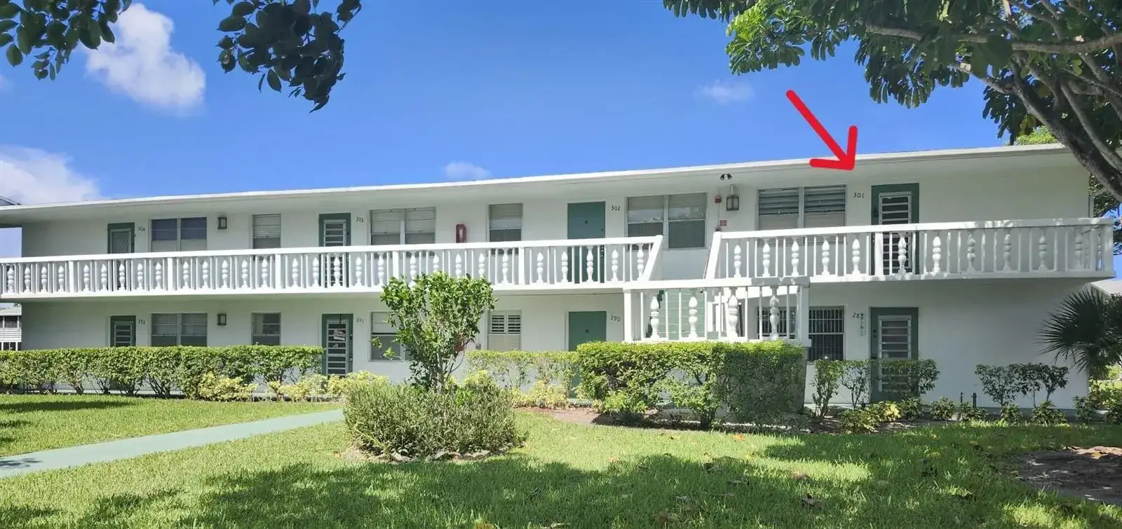 301 Farnham M # 301, Deerfield Beach FL 33442 photo 2