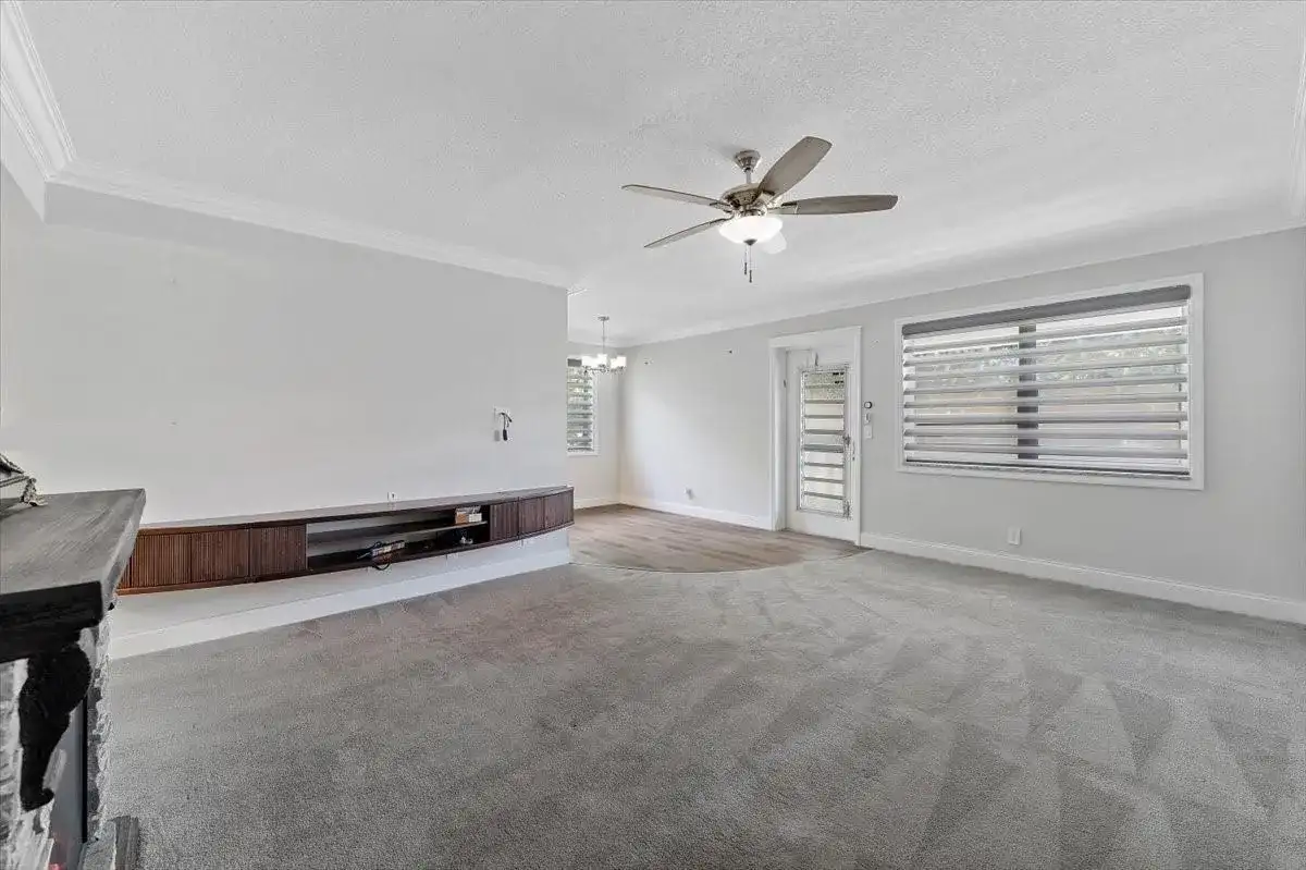 301 Farnham M # 301, Deerfield Beach FL 33442 photo 5
