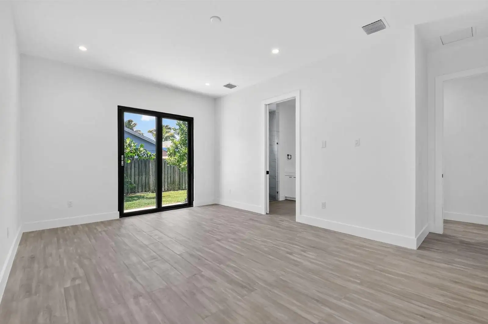 3920 Espan Court, Palm Springs FL 33461 photo 4
