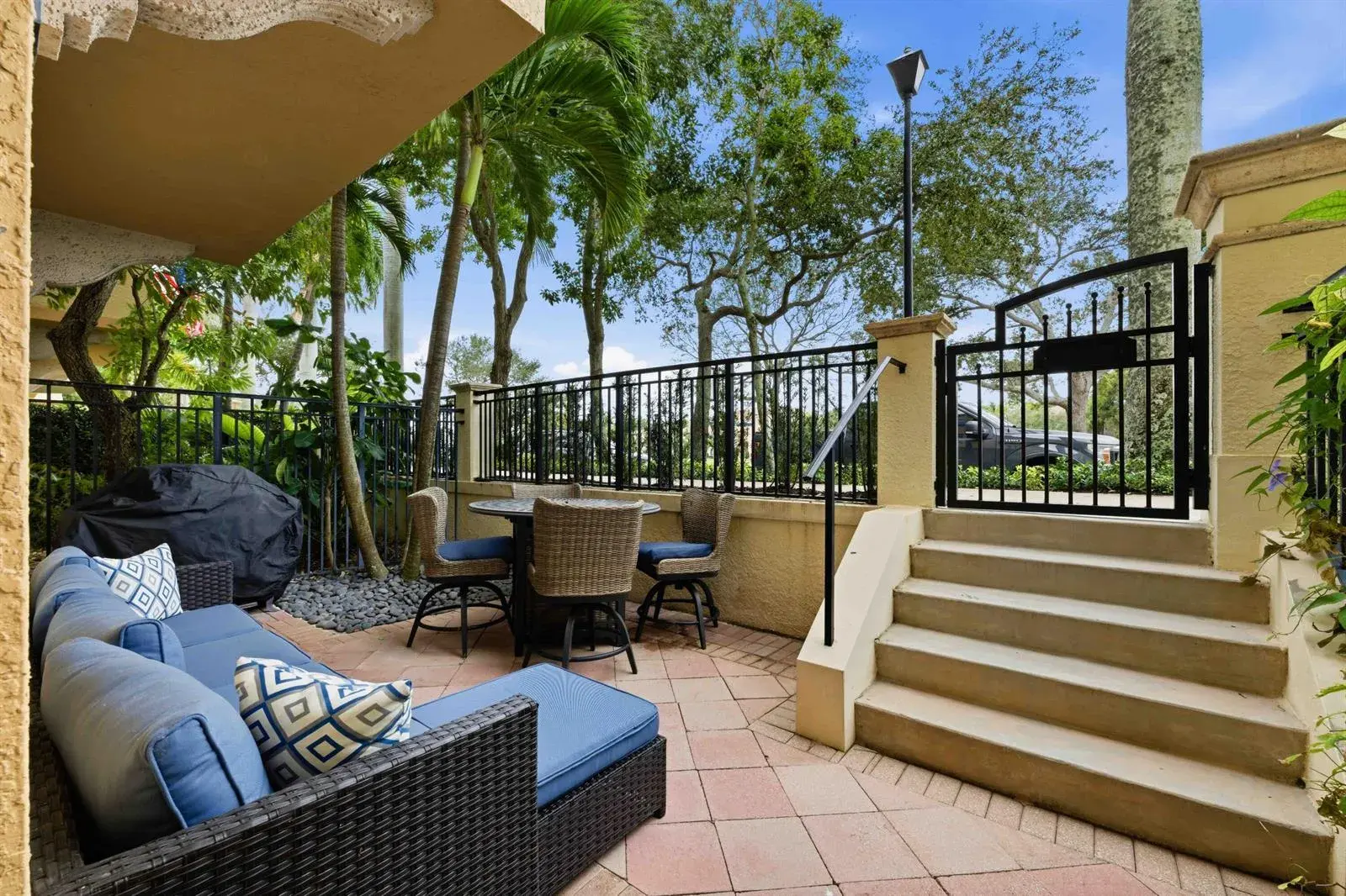 11850 Valencia Gardens Avenue, Palm Beach Gardens FL 33410