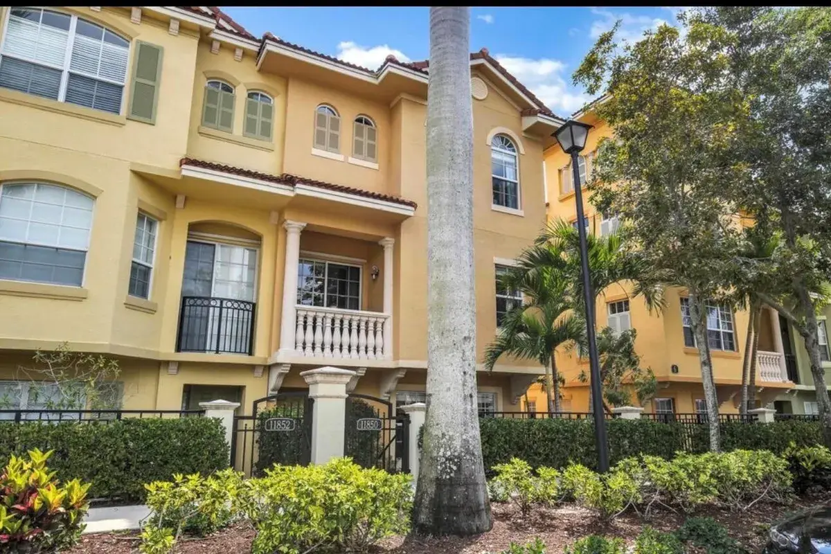 11850 Valencia Gardens Avenue, Palm Beach Gardens FL 33410