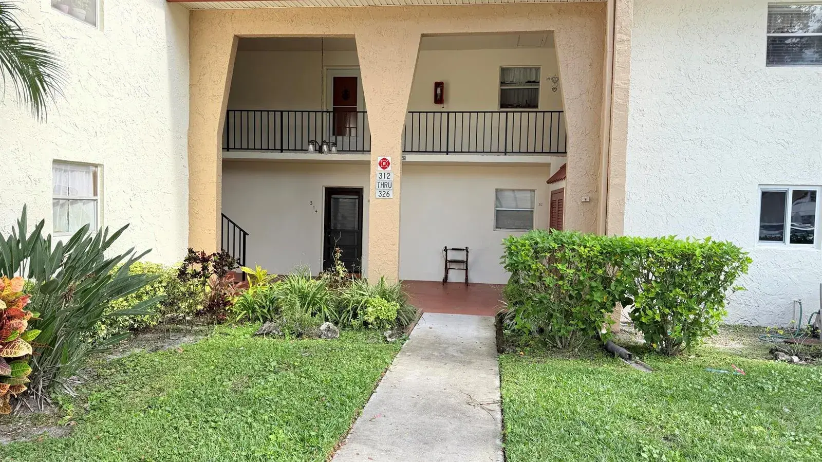 320 Lake Dora Drive # 320, West Palm Beach FL 33411
