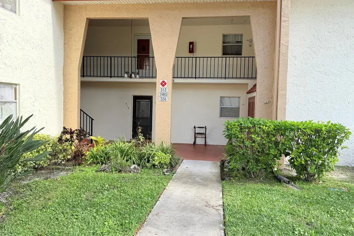 320 Lake Dora Drive # 320, West Palm Beach FL 33411