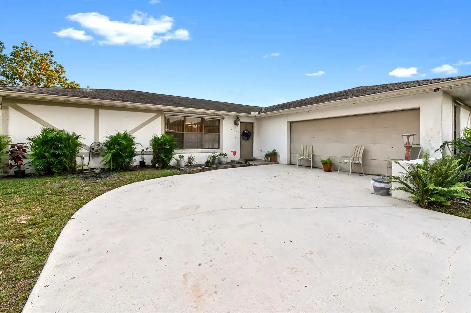 2531 Doral Way, Riviera Beach FL 33407 photo 2