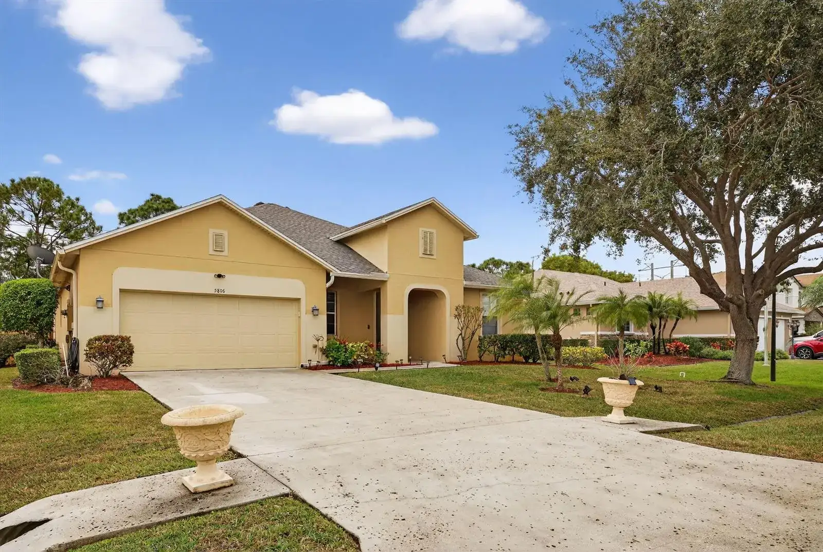 5806 NW Breezy Brook Court, Port St. Lucie FL 34986 photo 2