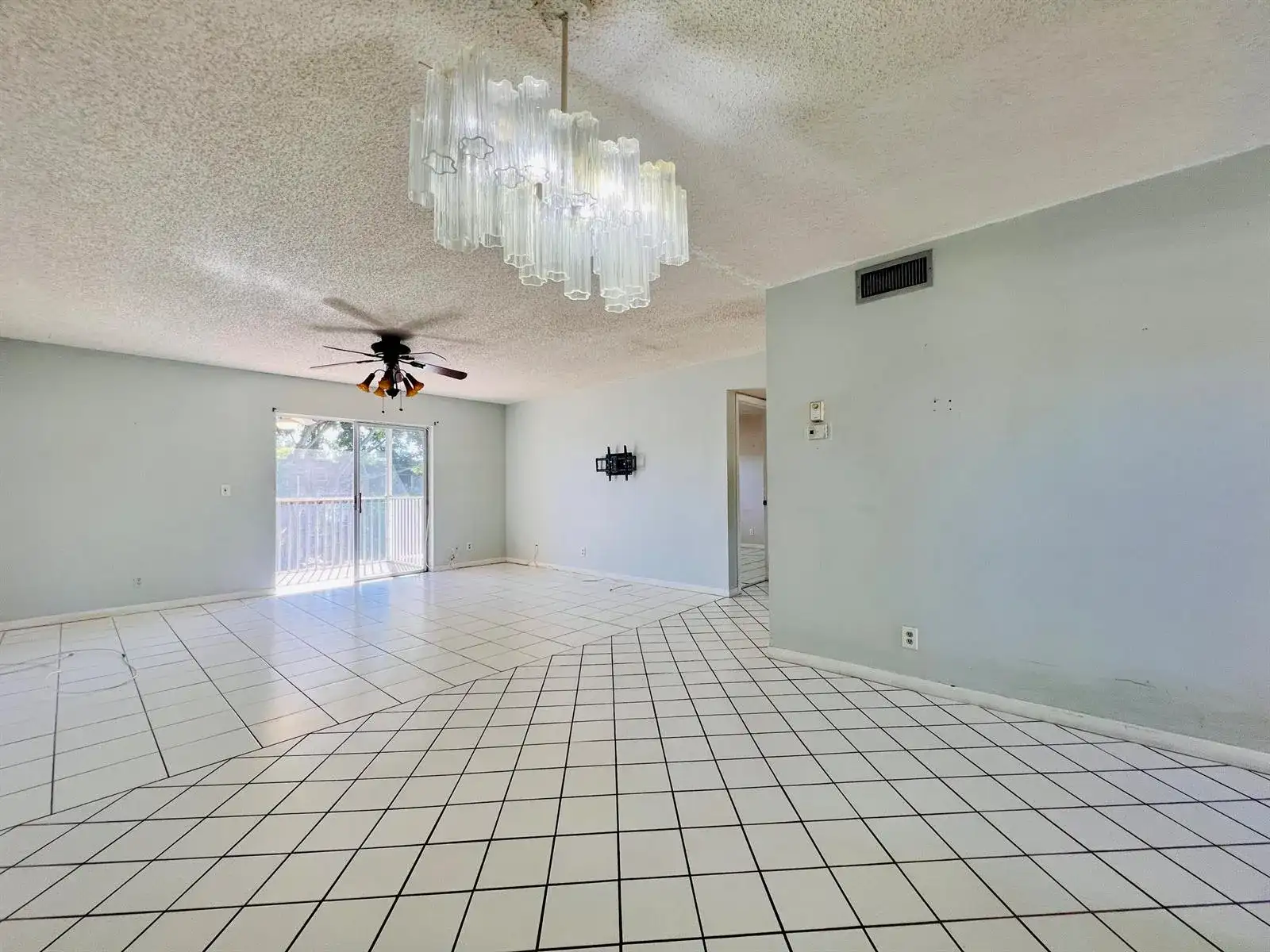 209 Oxford 200, West Palm Beach FL 33417 photo 2