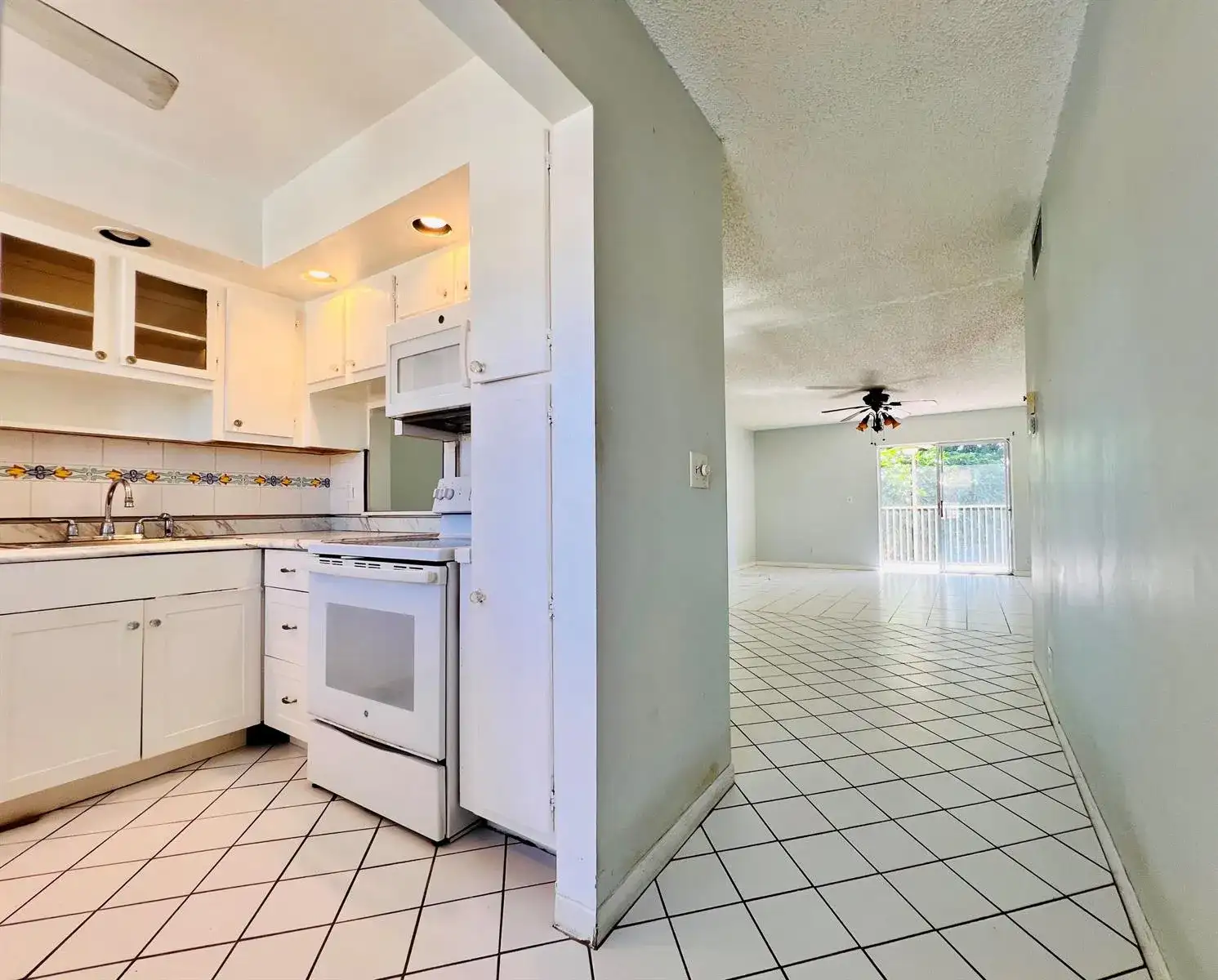 209 Oxford 200, West Palm Beach FL 33417 photo 4