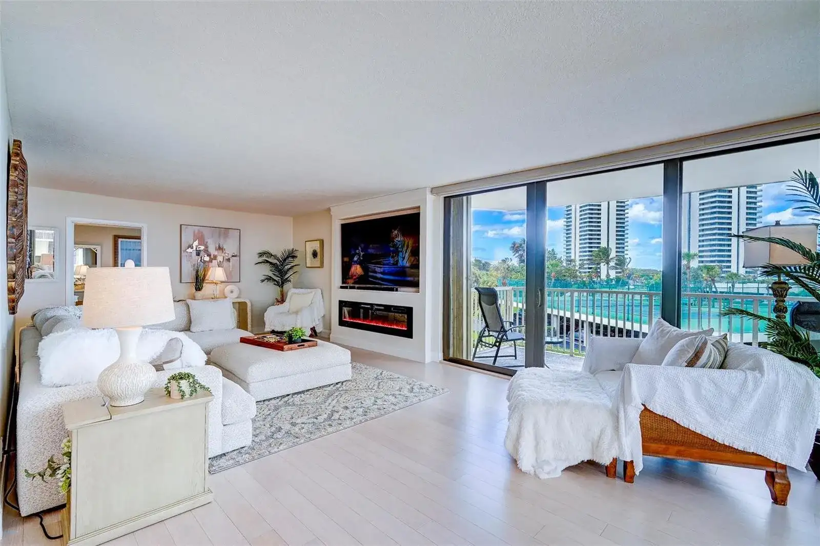 5480 N Ocean Drive, Singer Island FL 33404 photo 3