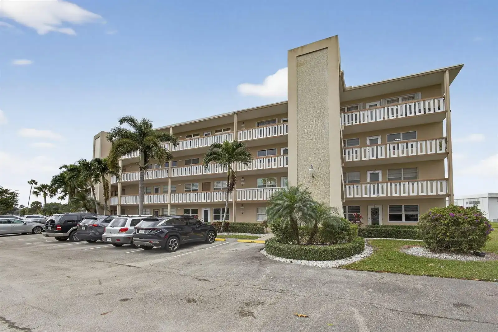 330 Wellington G, West Palm Beach FL 33417 photo 2