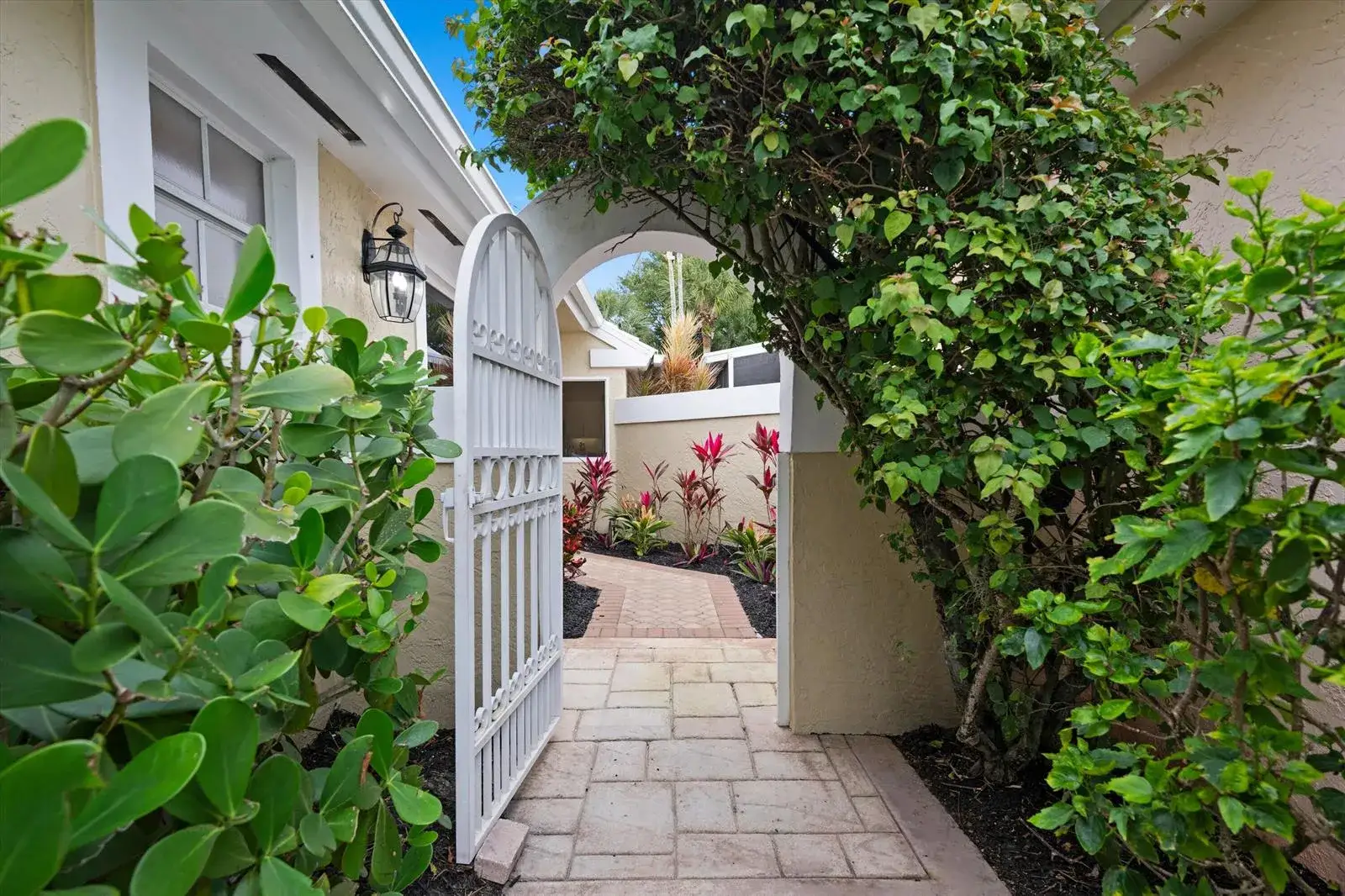 9221 Heathridge Drive, West Palm Beach FL 33411
