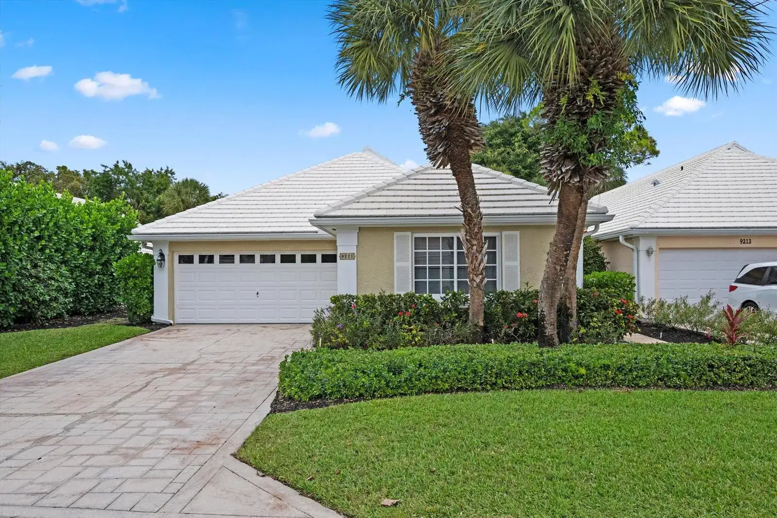 9221 Heathridge Drive, West Palm Beach FL 33411 photo 2