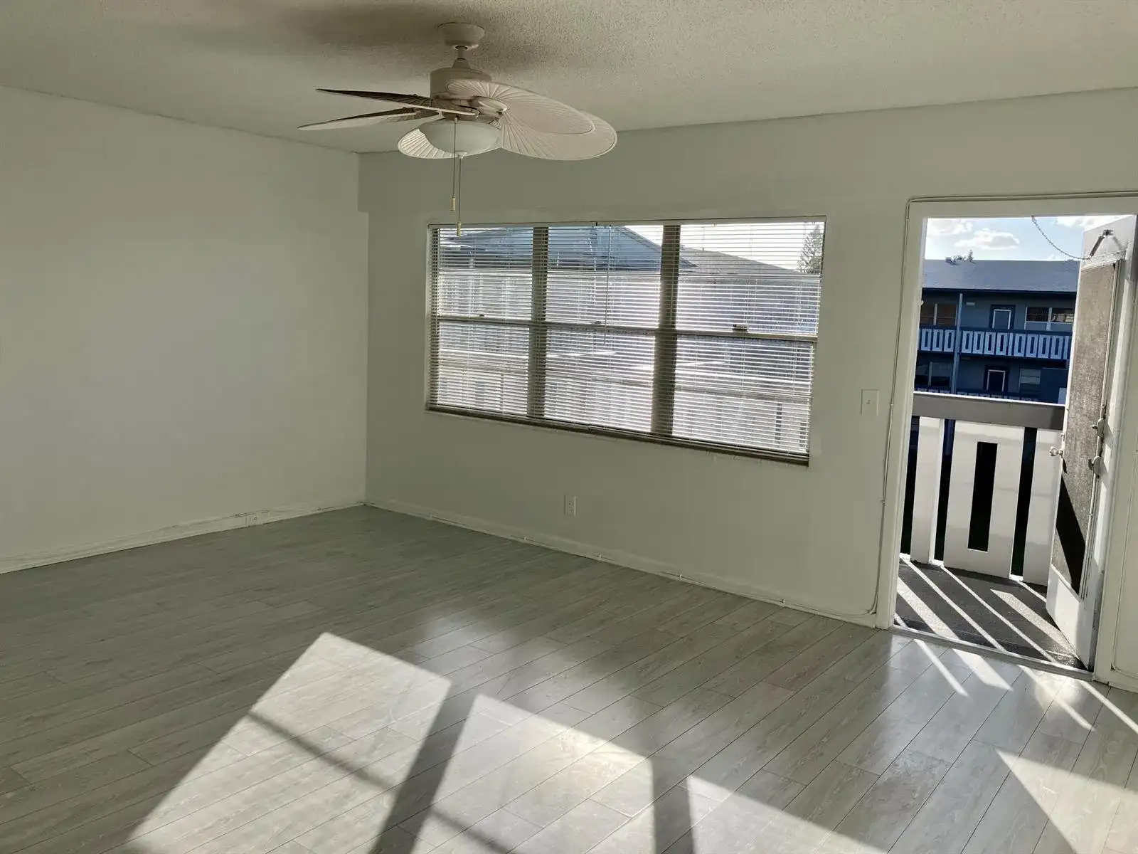 156 Suffolk D, Boca Raton FL 33434 photo 2