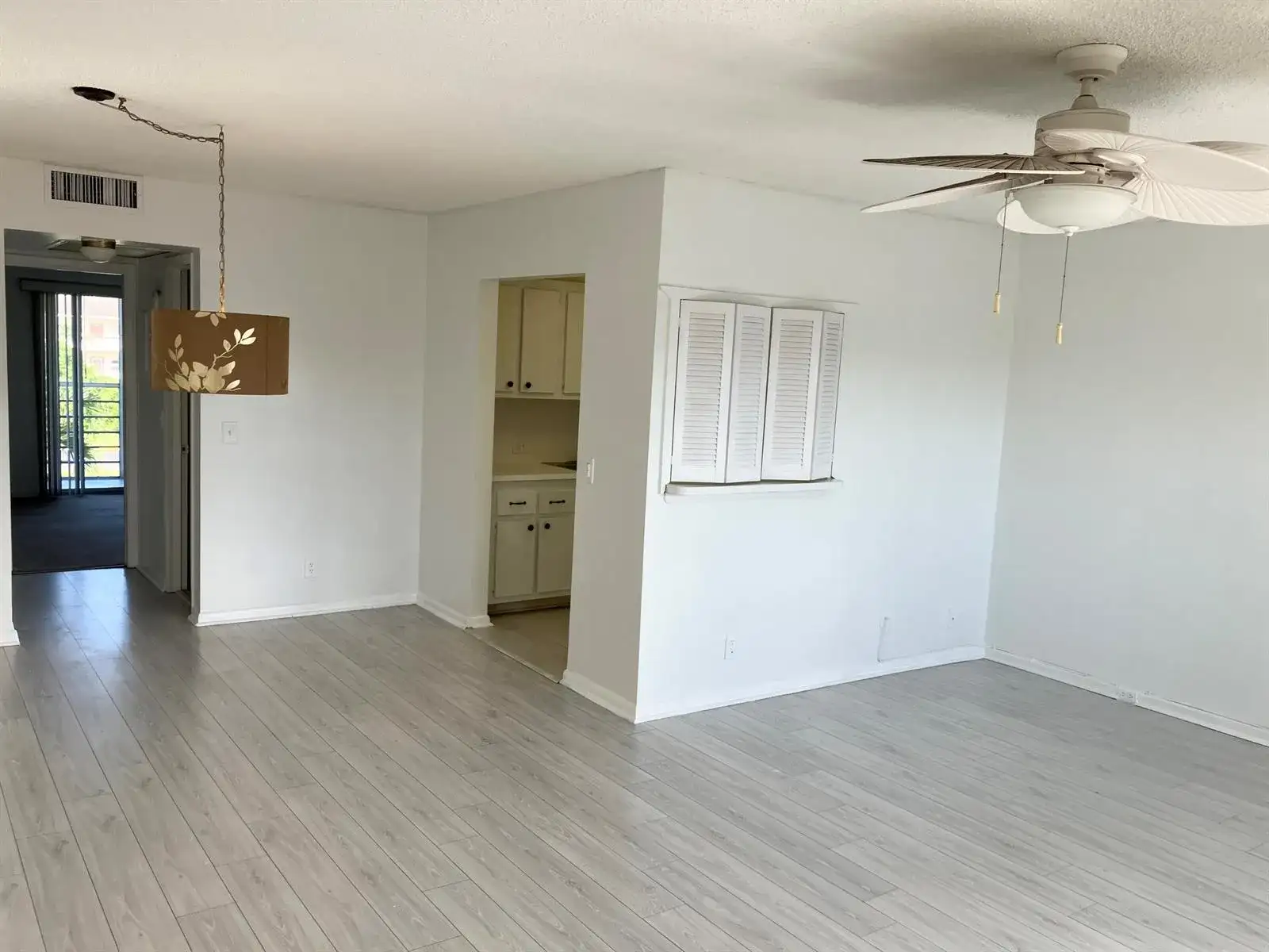 156 Suffolk D, Boca Raton FL 33434 photo 3