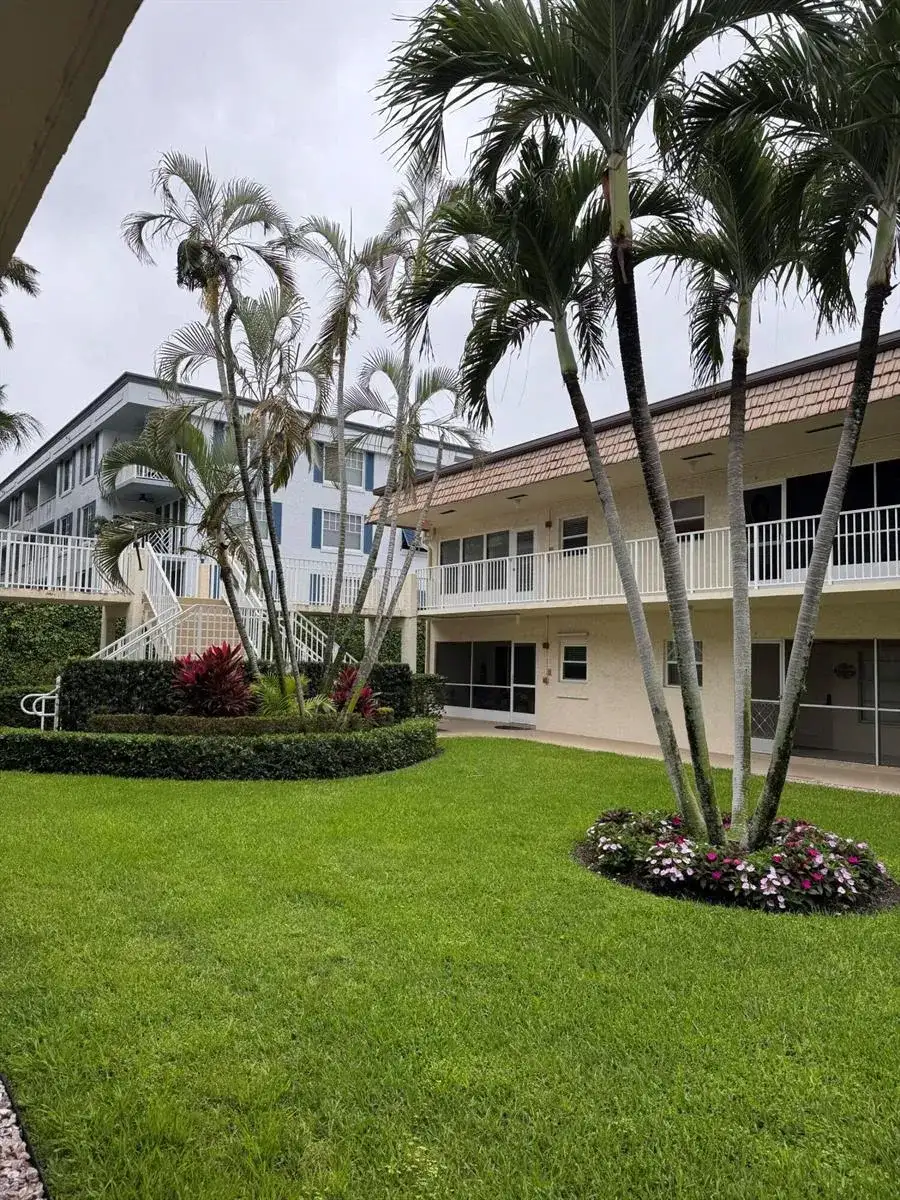 632 Snug Harbor Drive # D6, Boynton Beach FL 33435 photo 2