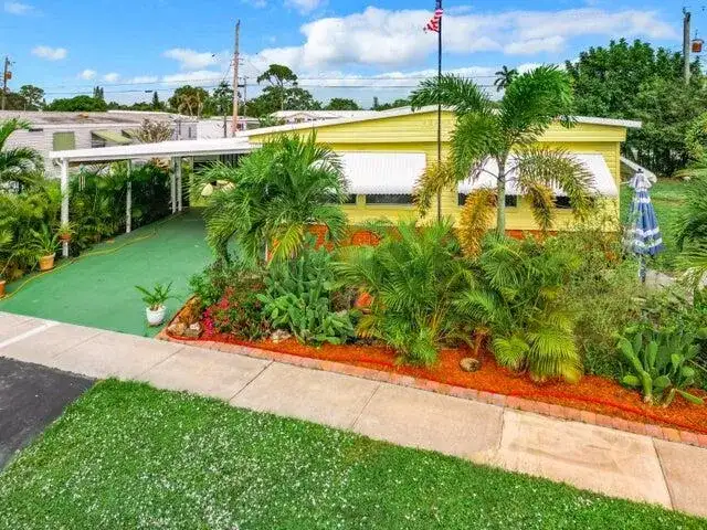 4215 Meadow View Drive, Boynton Beach FL 33436 photo 2
