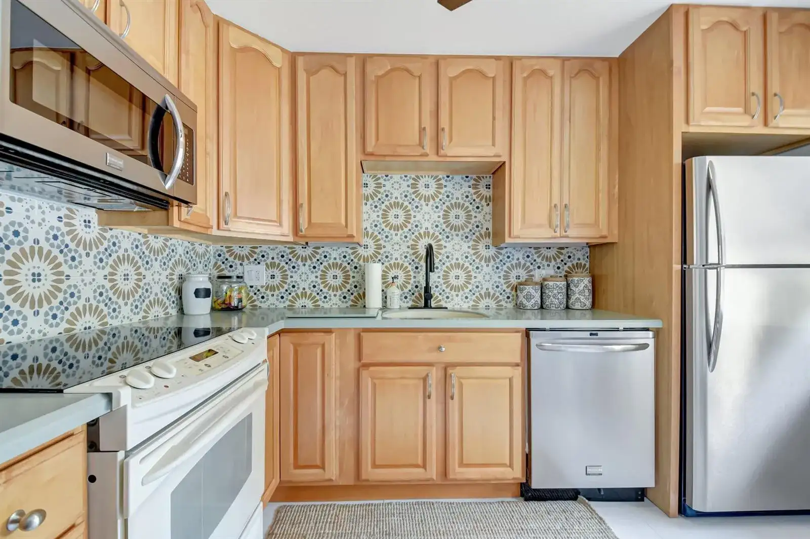23 Colonial Club Drive # 204, Boynton Beach FL 33435 photo 3