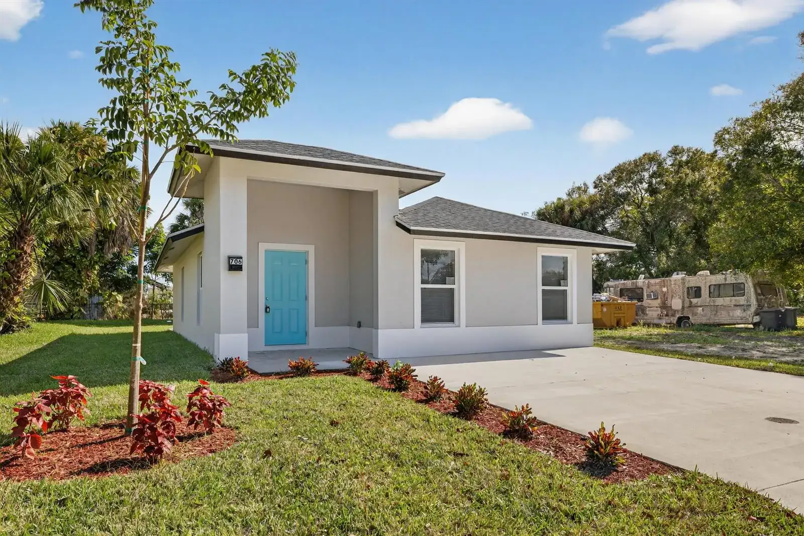 706 Dundas Court, Fort Pierce FL 34950 photo 3