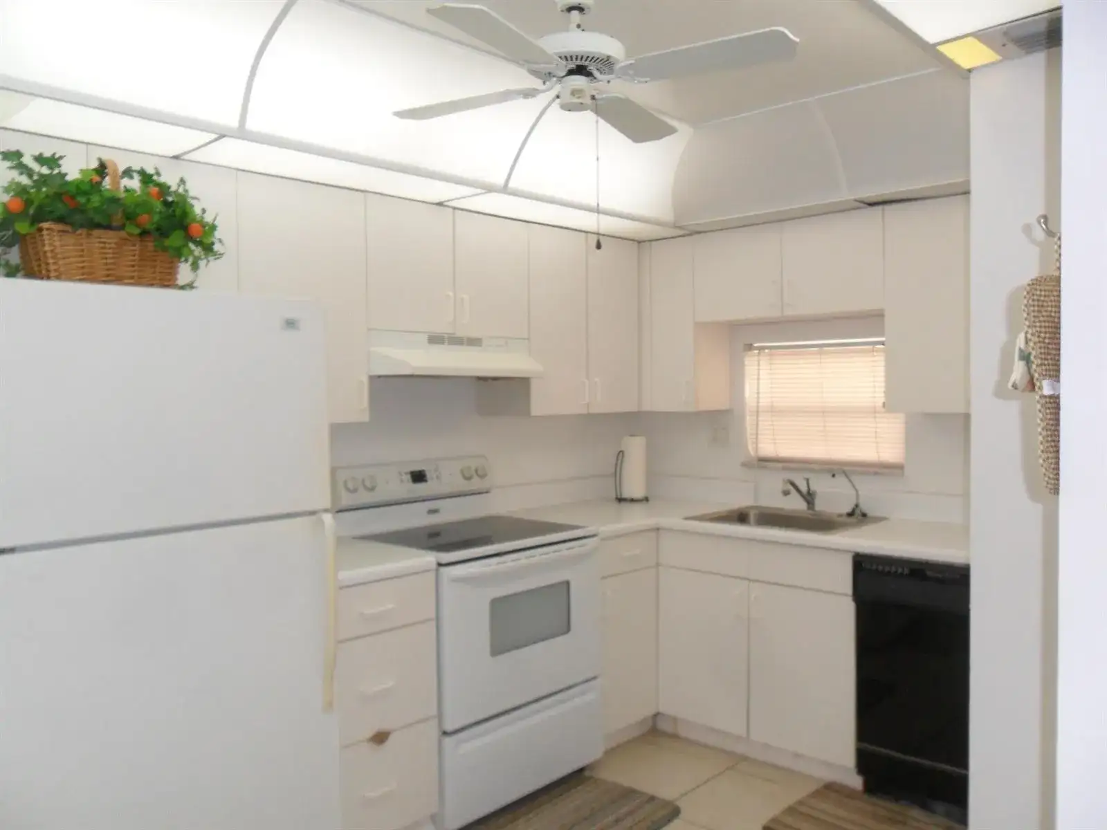 681 S Hollybrook Drive # 105, Pembroke Pines FL 33025 photo 3