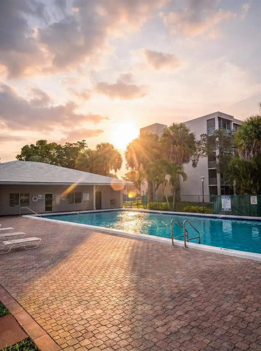1100 NW 87th Avenue # 405, Coral Springs FL 33071