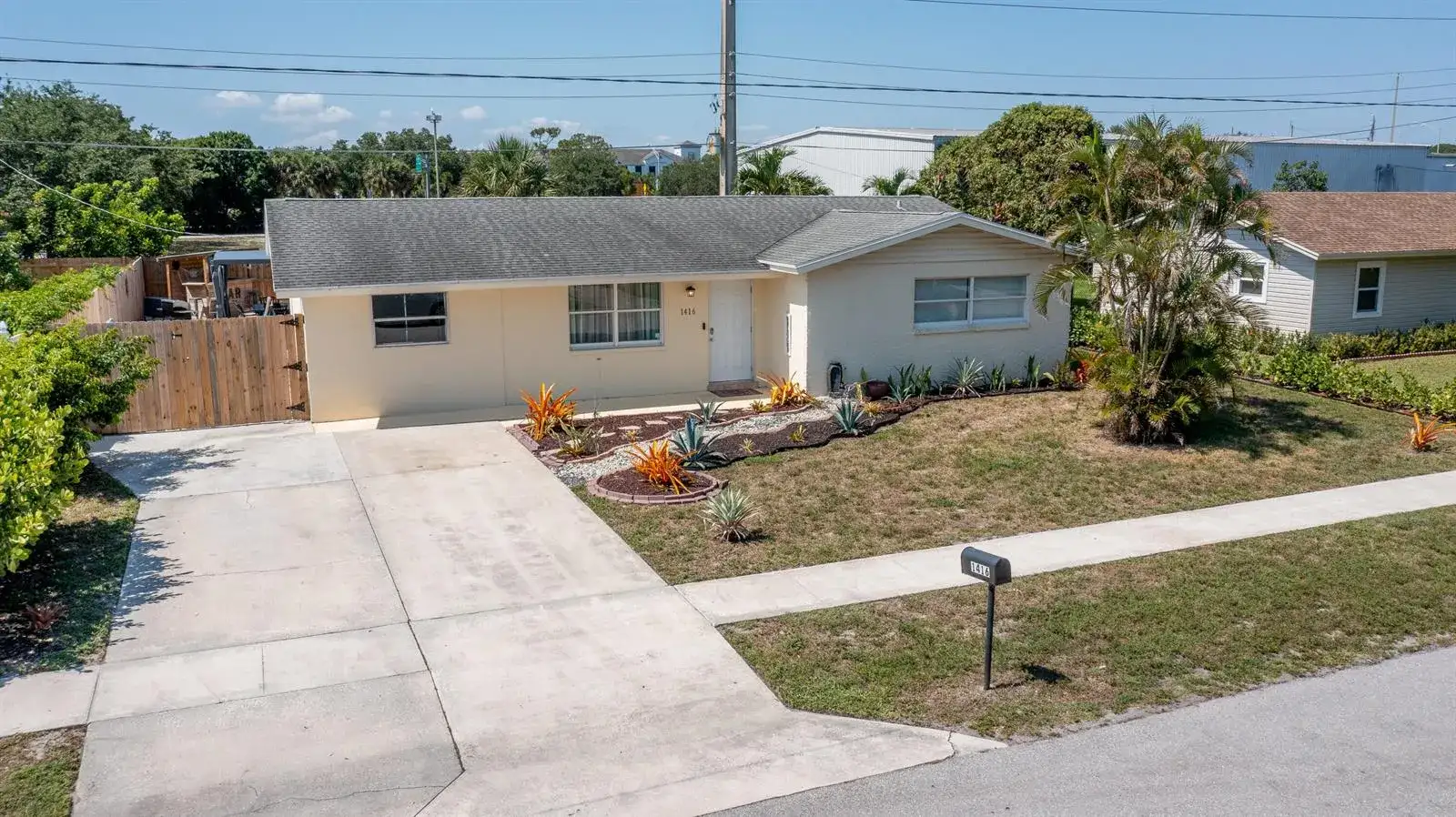 1416 W Hardee Street, Lantana FL 33462 photo 2
