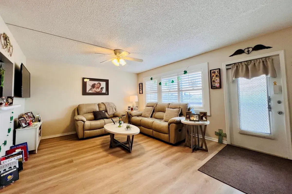 334 Southampton B, West Palm Beach FL 33417