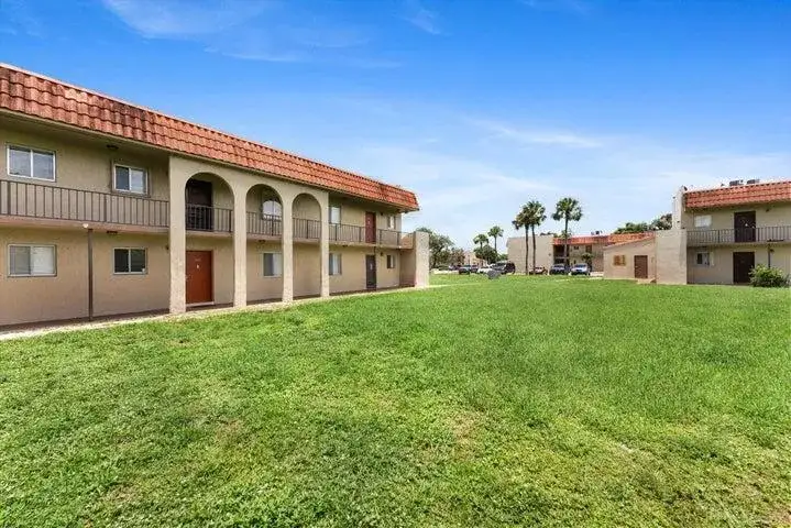 6094 Forest Hill Boulevard # 106, West Palm Beach FL 33415