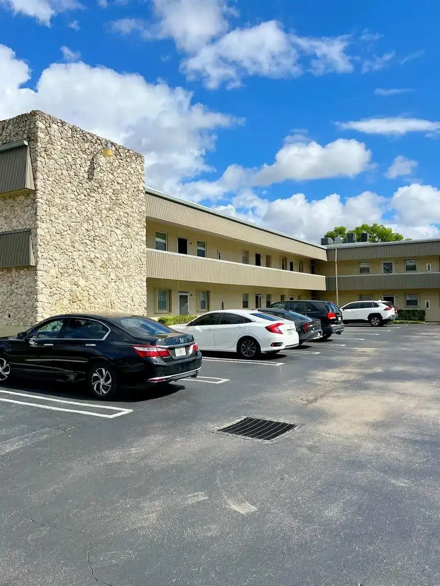 126 Sparrow Drive # 19a, Royal Palm Beach FL 33411 photo 2