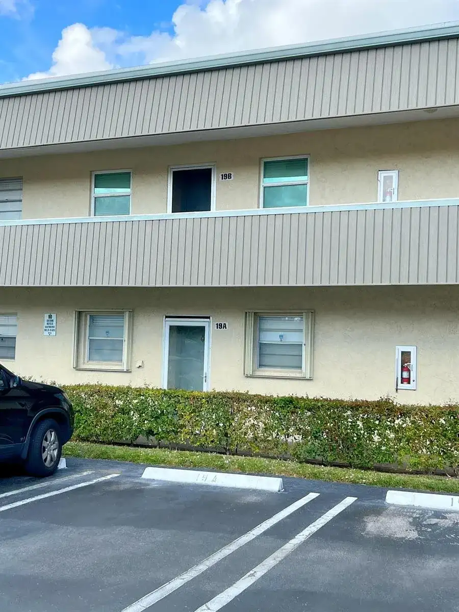 126 Sparrow Drive # 19a, Royal Palm Beach FL 33411 photo 4