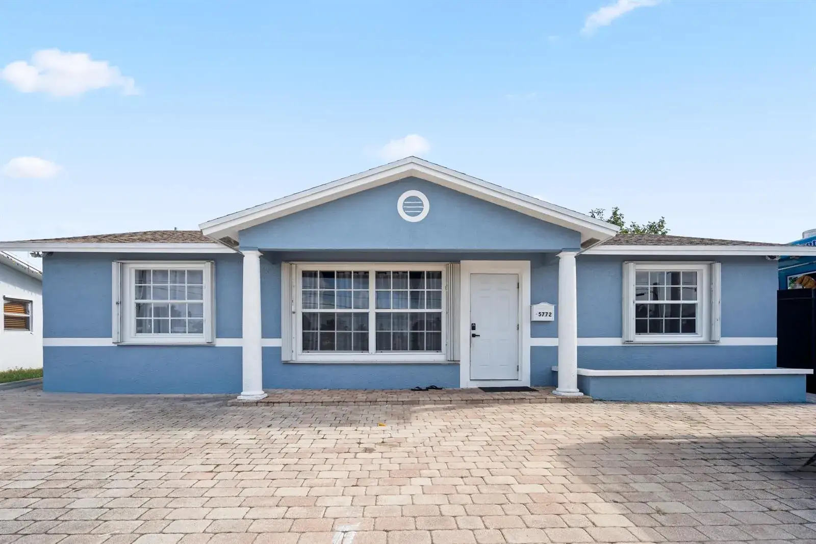 5772 N Haverhill Road N, West Palm Beach FL 33407